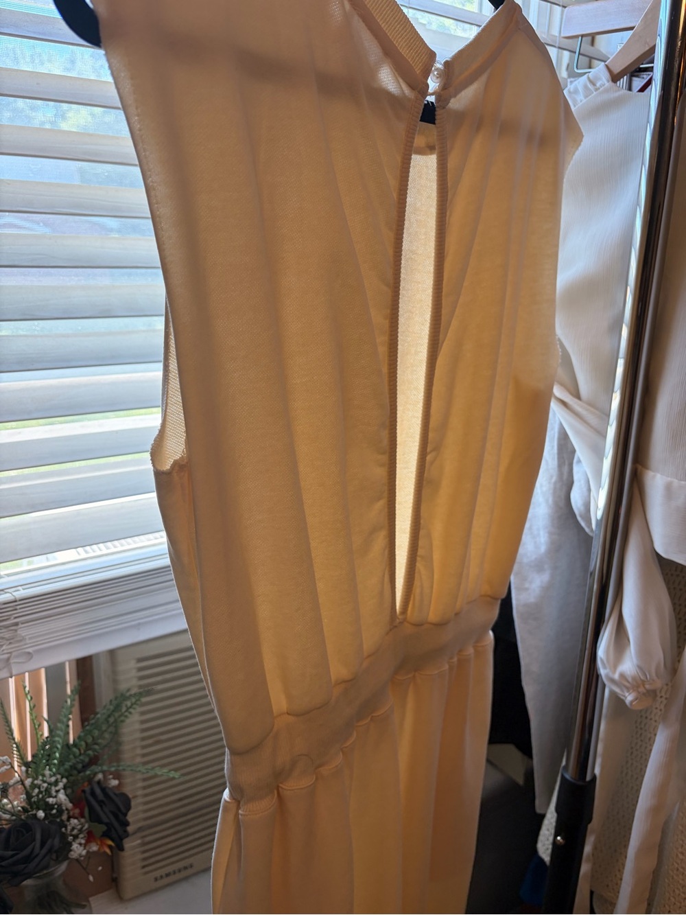NEW—- Le Lis  Sleeveless Jumpsuit, size small, with POCKETS! - Picture 8 of 9